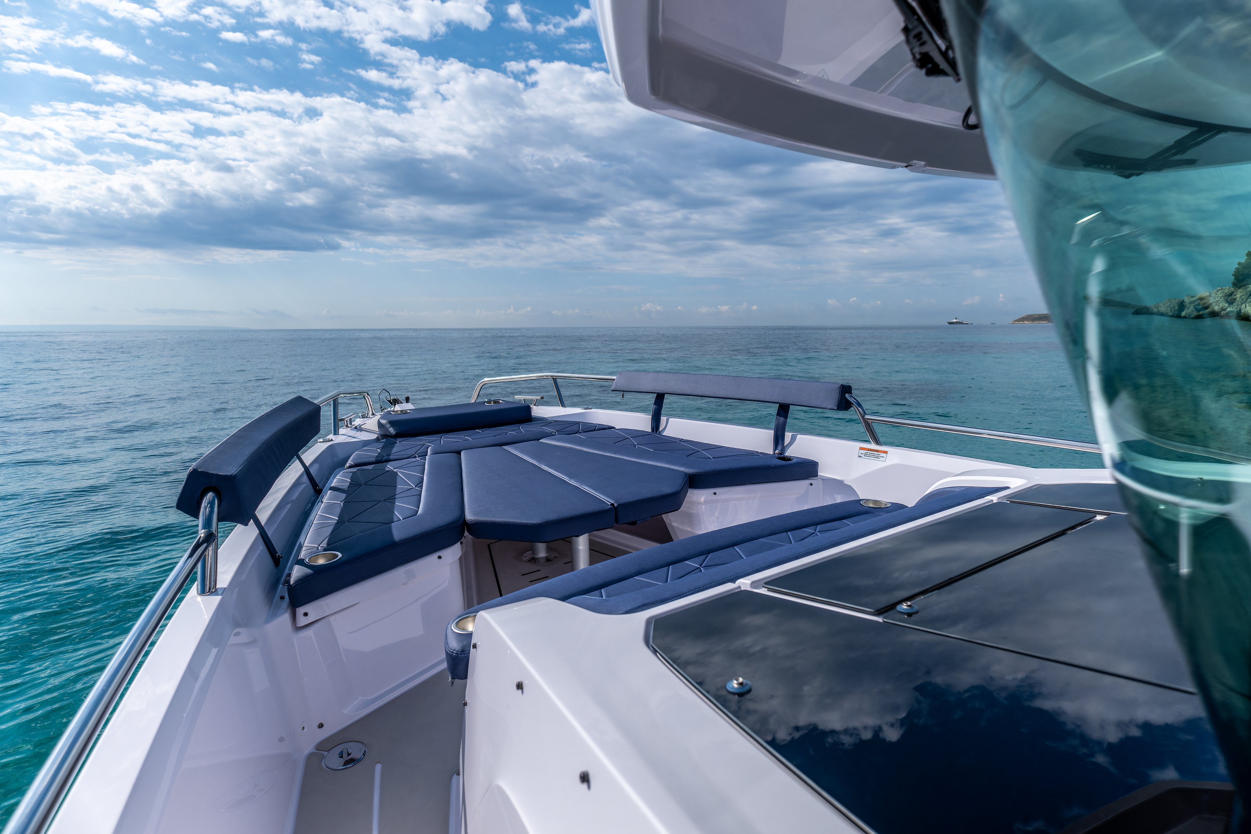 Axopar 29 XC Cross Cabin — photo 8