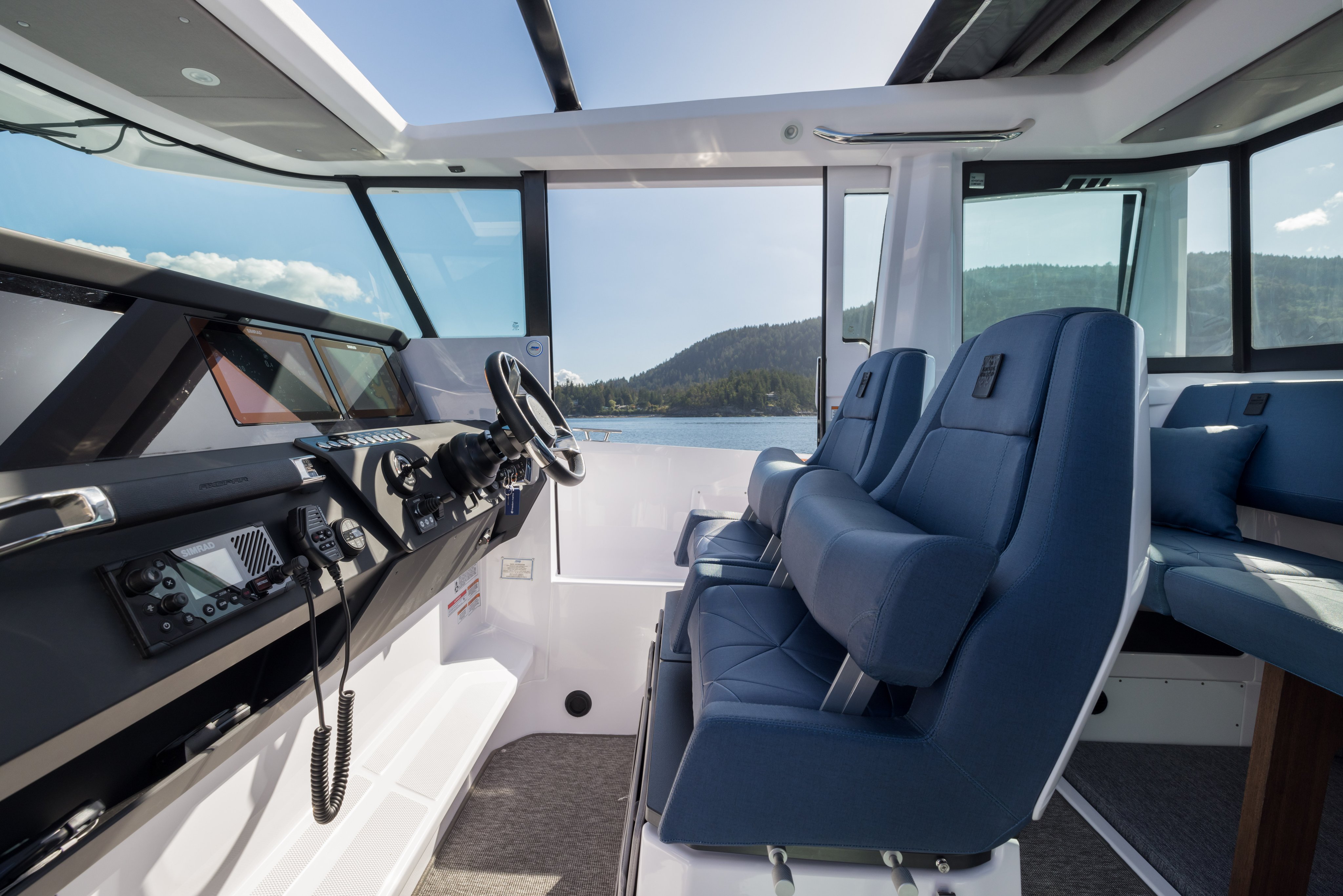 Axopar 29 XC Cross Cabin — photo 7