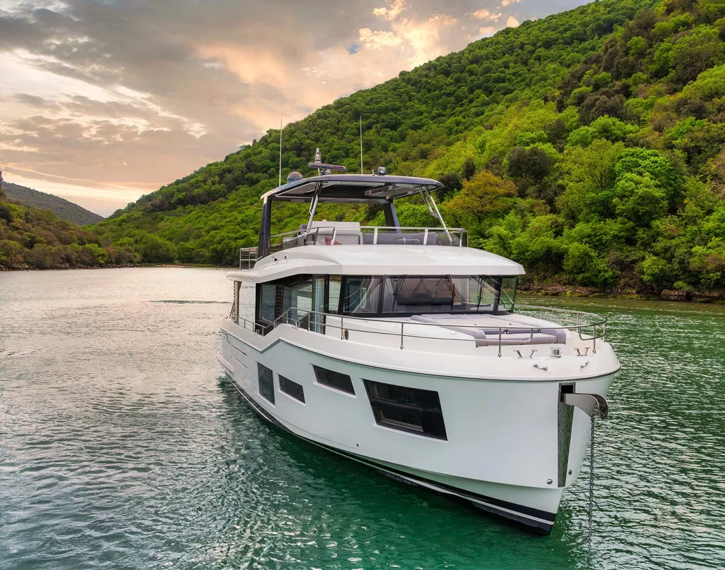 Beneteau Grand Trawler 63