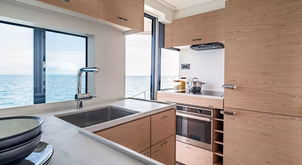 Beneteau Grand Trawler 63 — photo 9