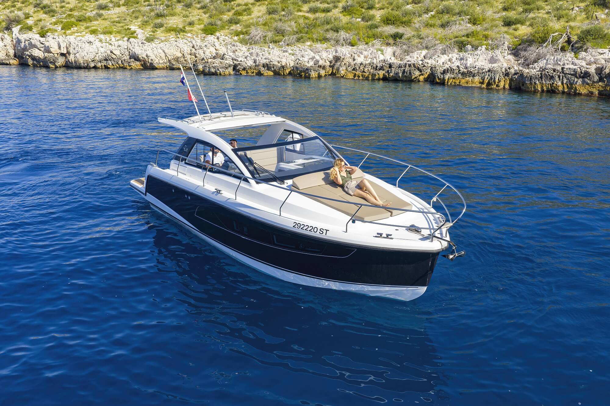 Sealine S335 — photo 2