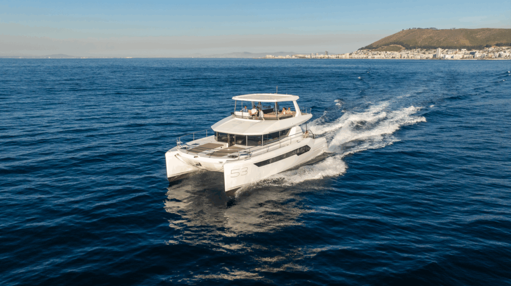 Leopard Catamarans Leopard 53PC