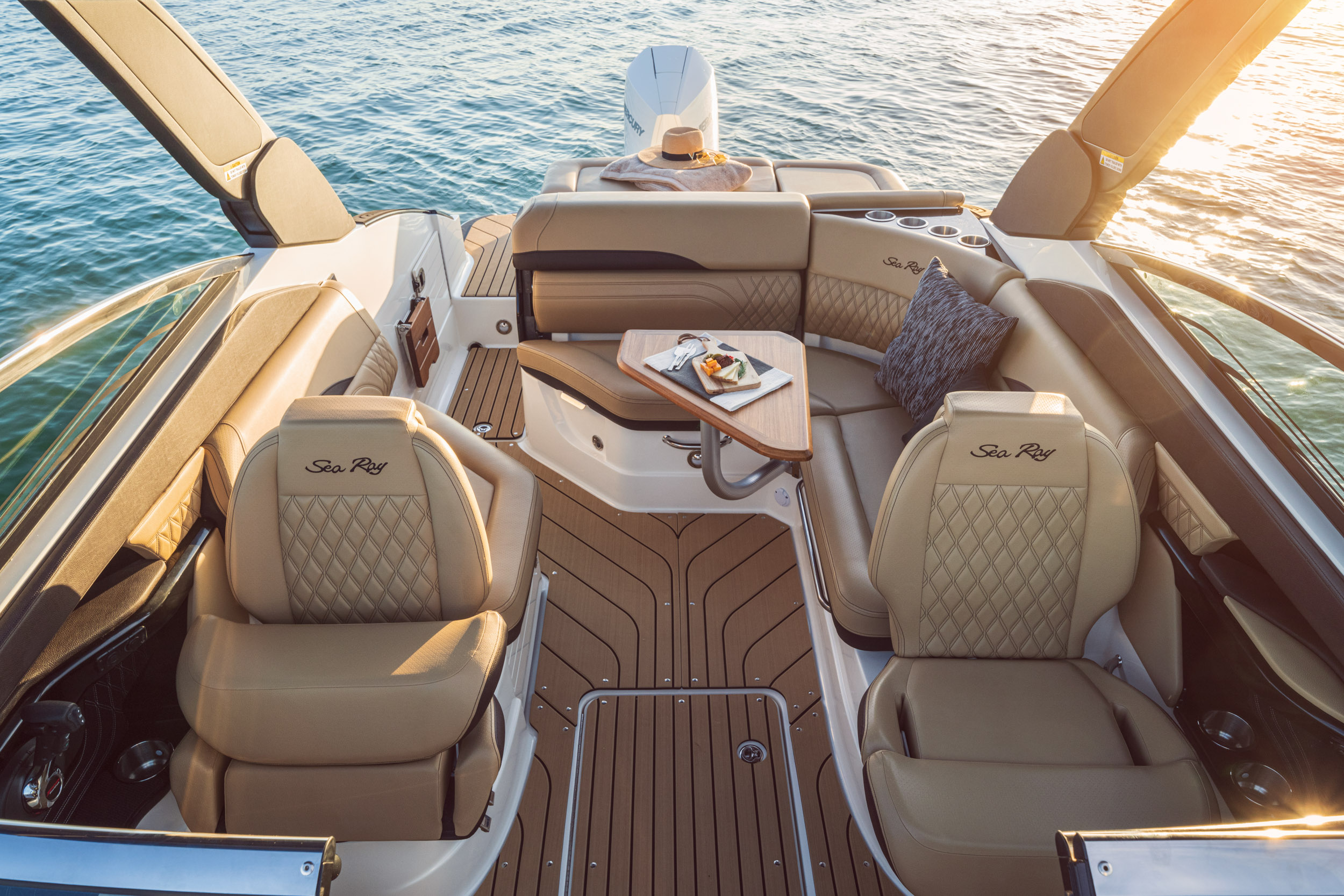 Sea Ray SLX 260 Outboard — photo 7