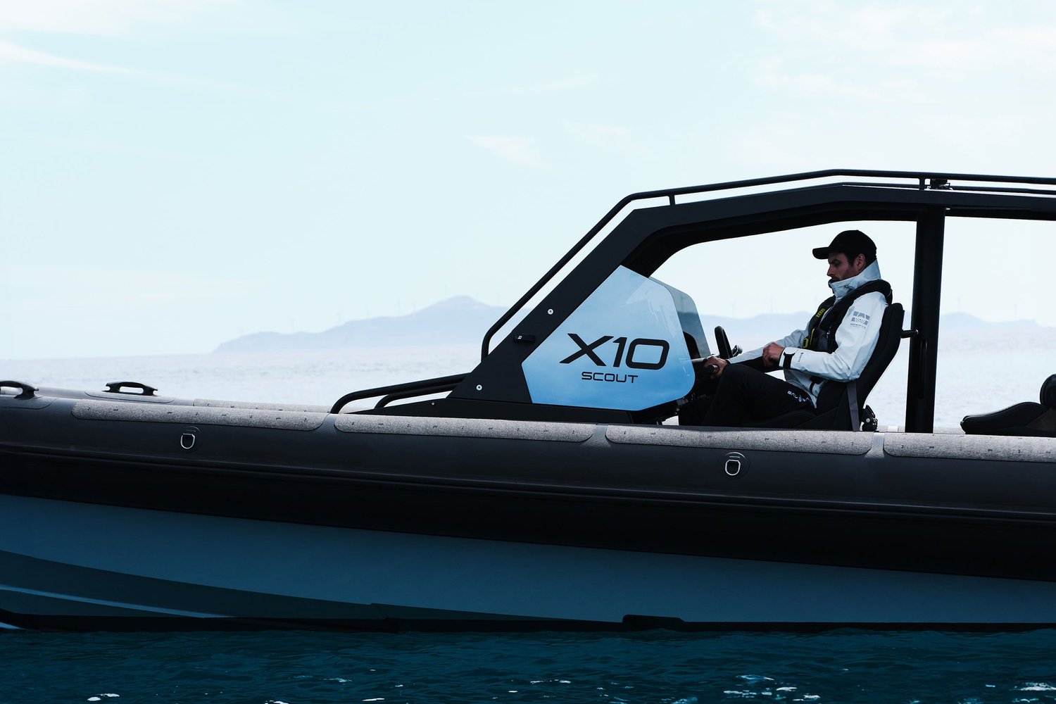 Goldfish Boat X10 Scout — photo 5