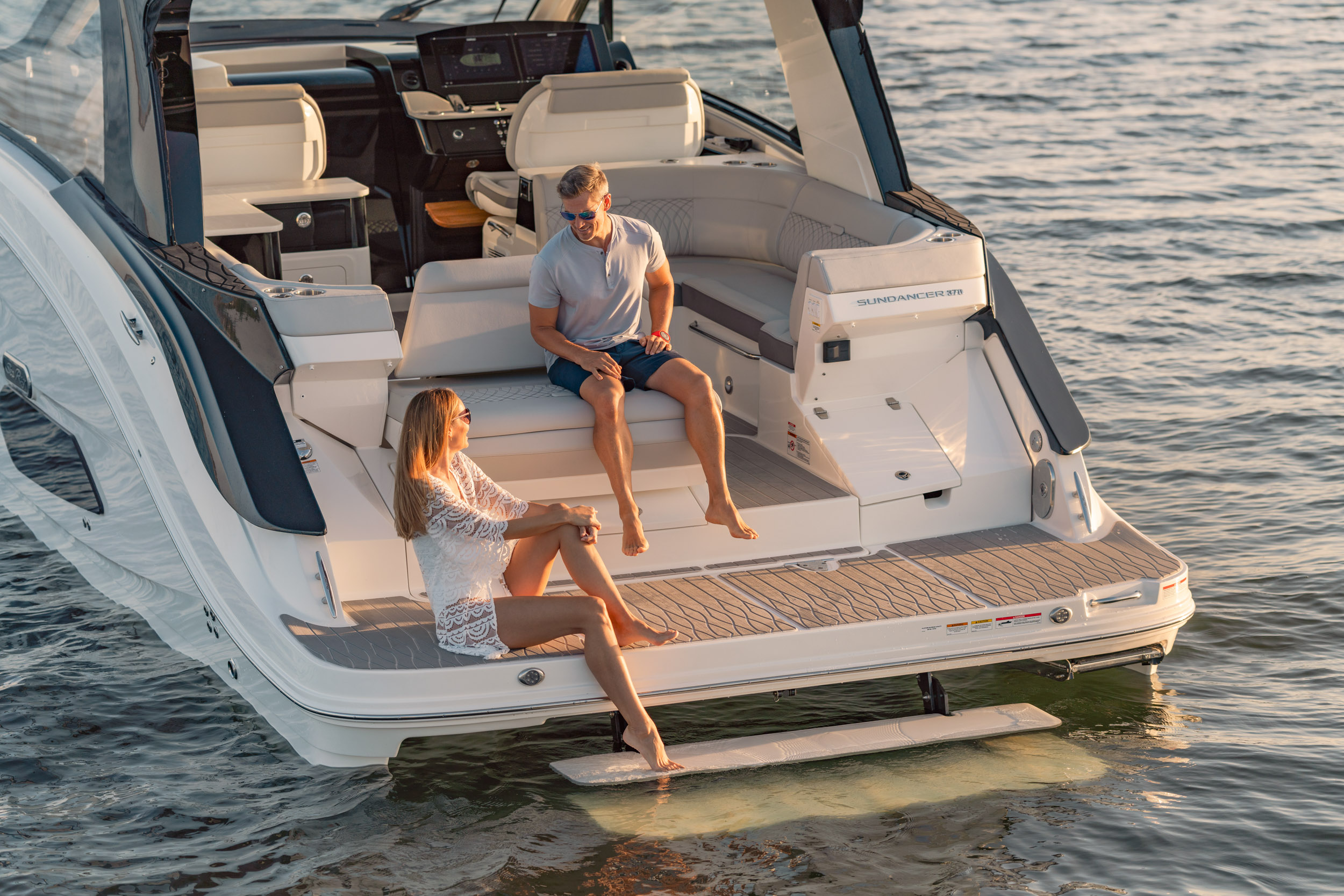 Sea Ray Sundancer 370 — photo 5