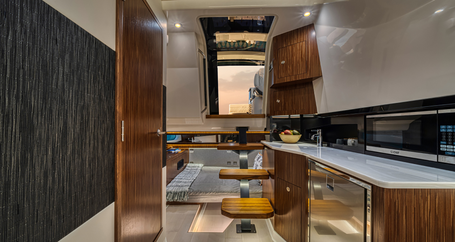 Sea Ray Sundancer 370 — photo 8