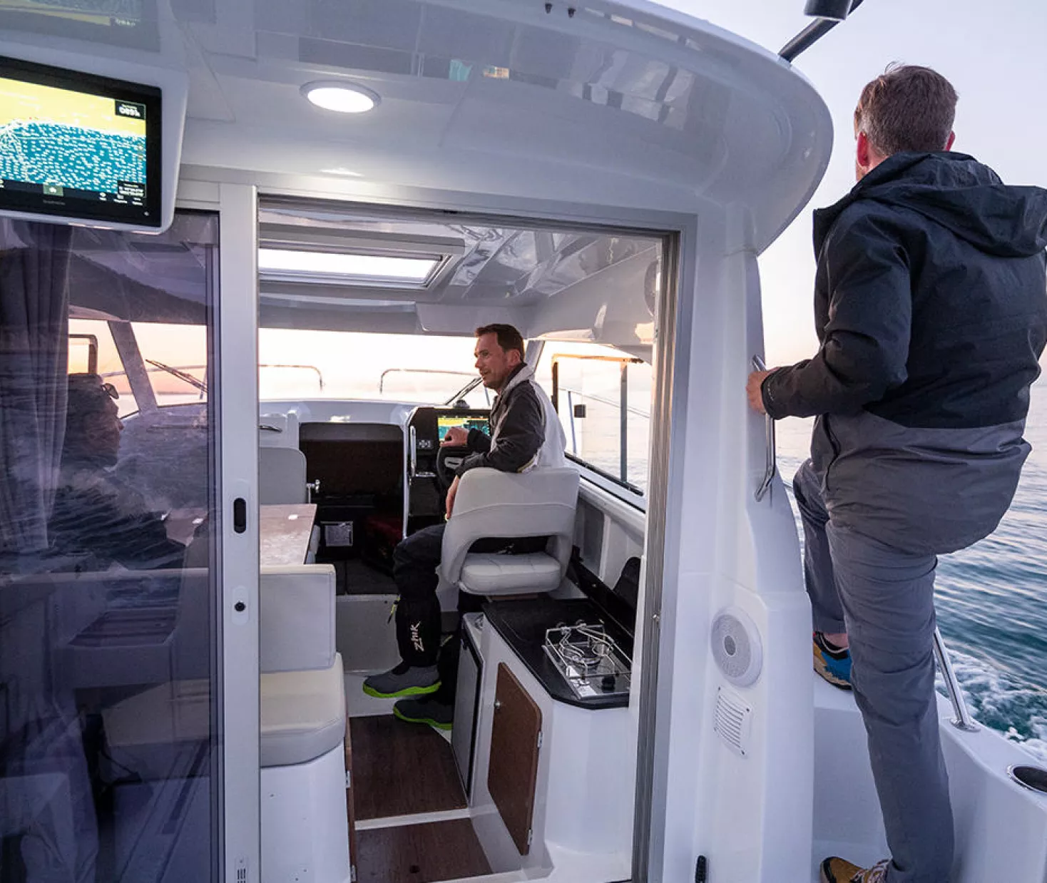 Beneteau Antares 8 Fishing — photo 11