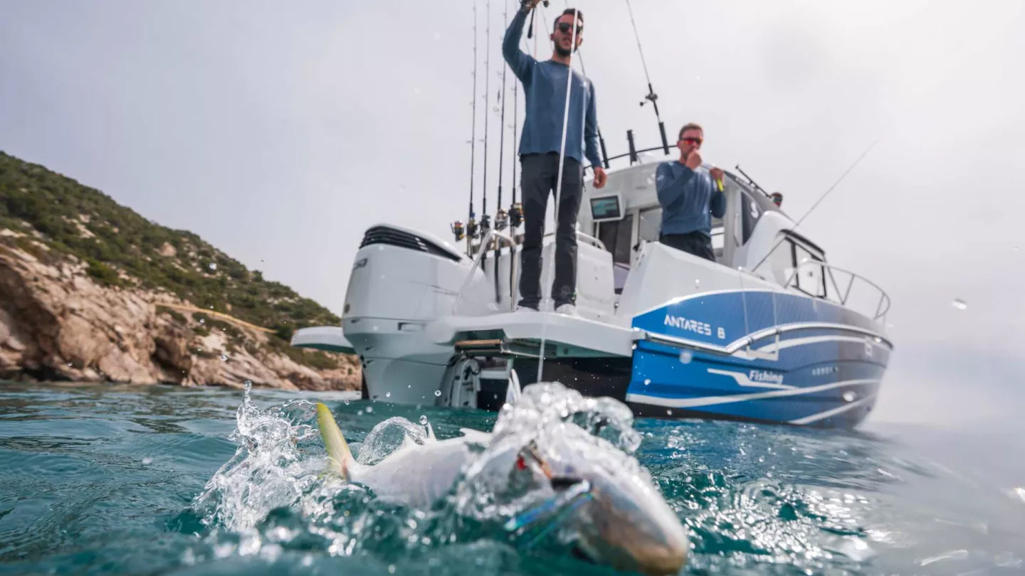 Beneteau Antares 8 Fishing — photo 7