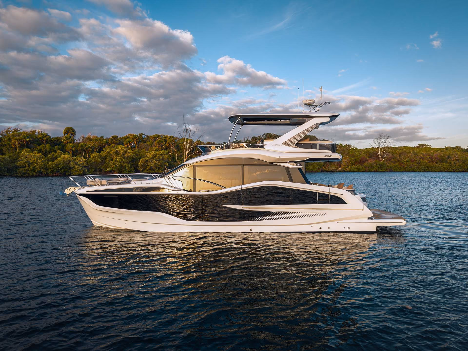 Galeon 520 FLY — photo 9