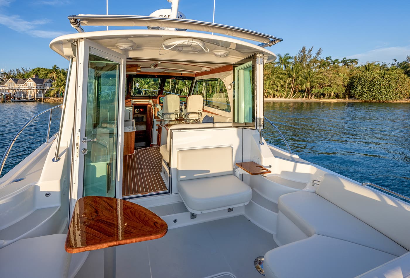Back Cove Yachts 372 — photo 2