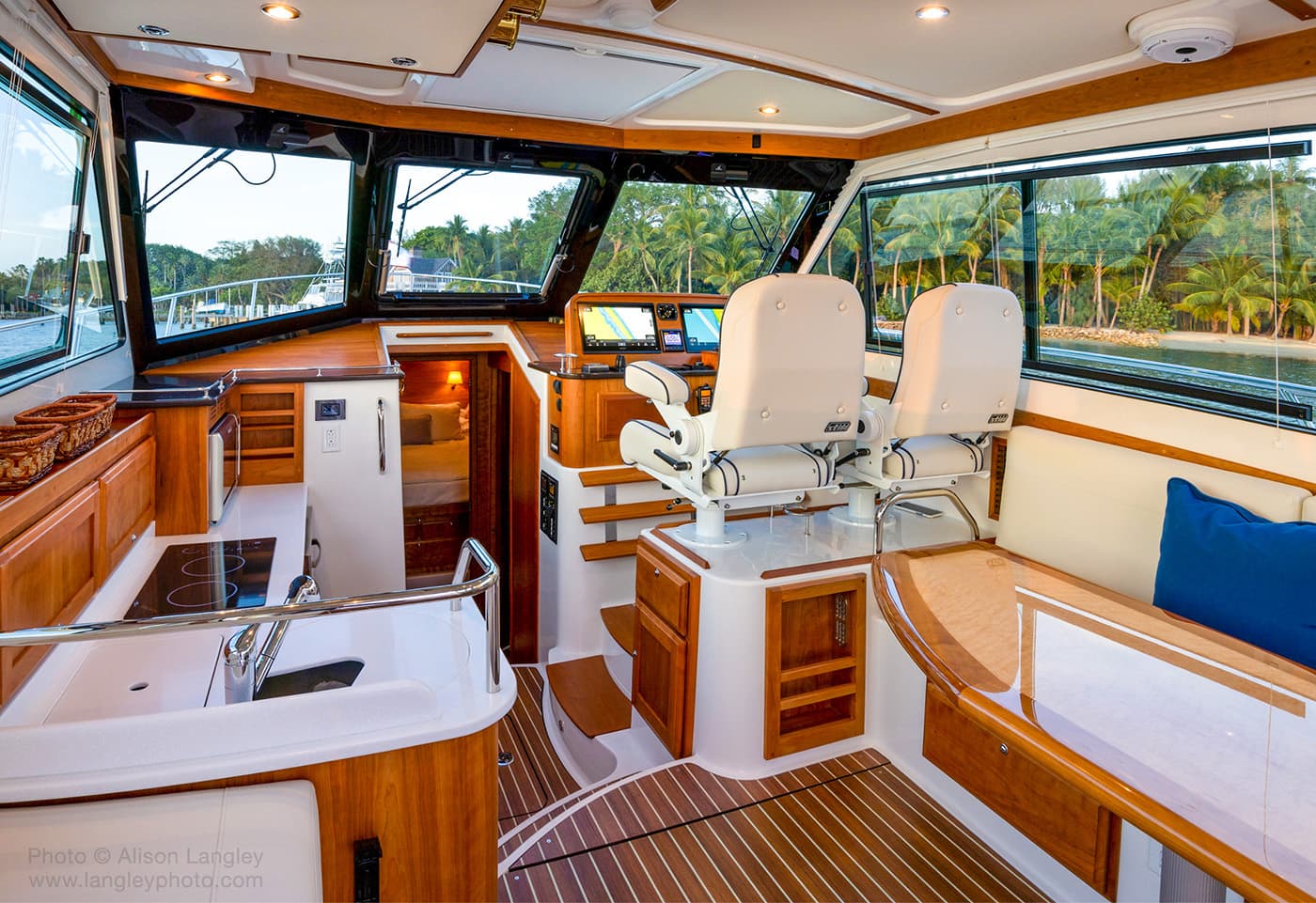 Back Cove Yachts 372 — photo 7