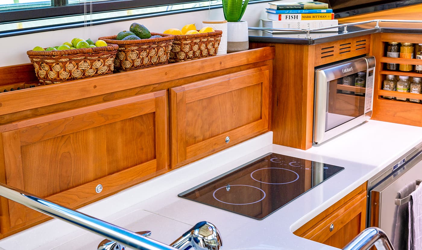 Back Cove Yachts 372 — photo 9