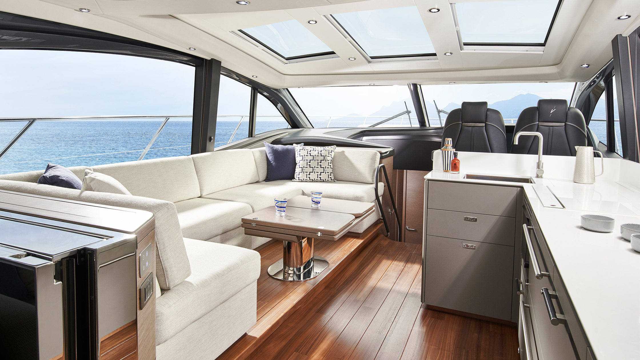 Princess V55 — photo 2