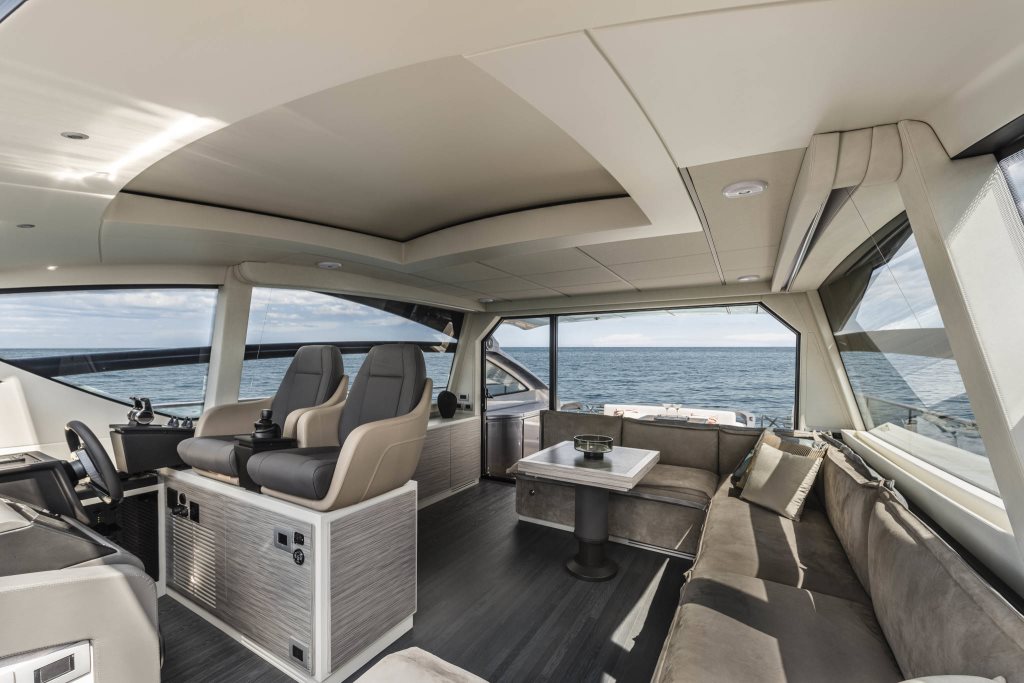 Pershing 6X — photo 8