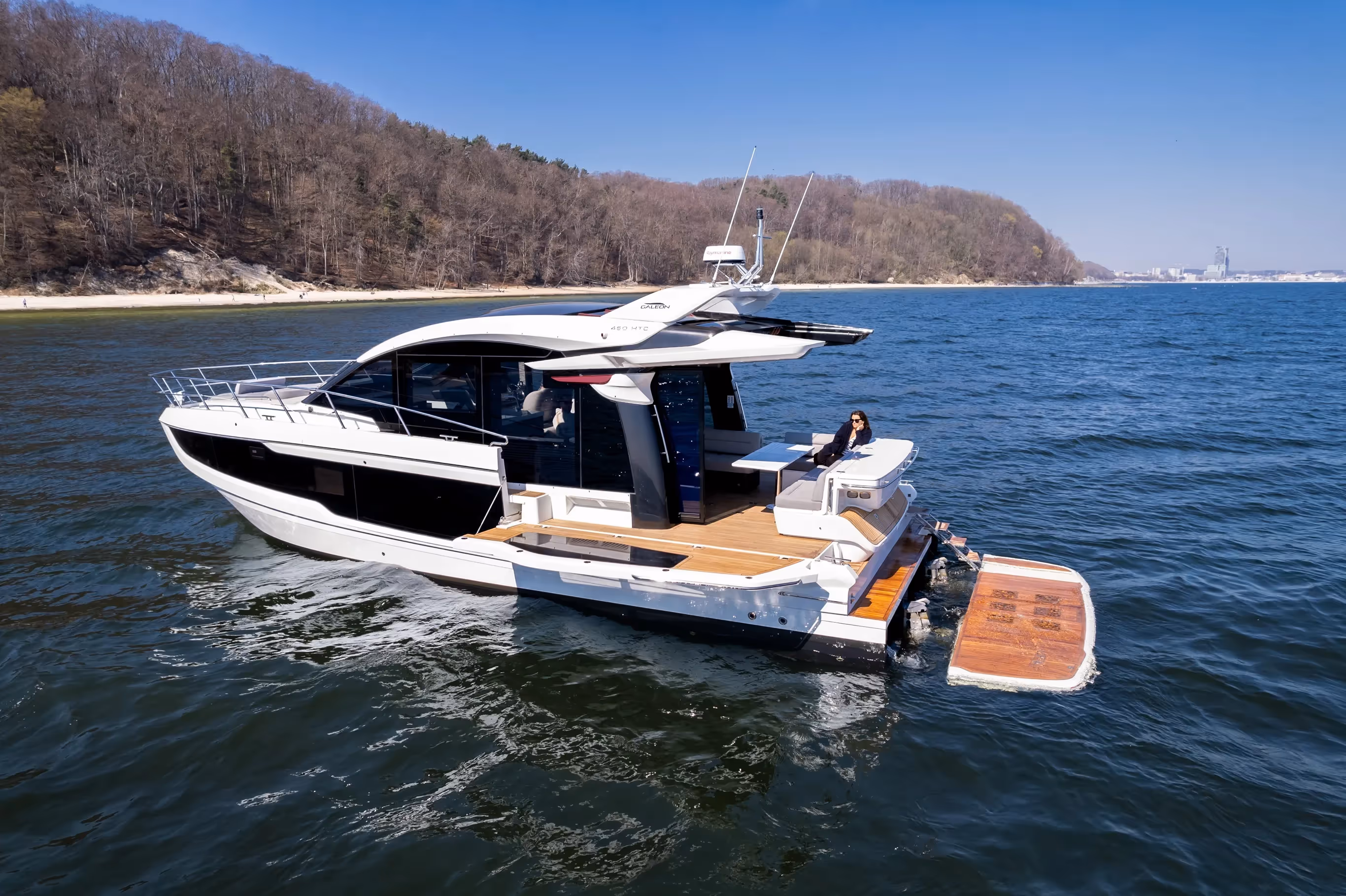 Galeon 450 HTC — photo 4