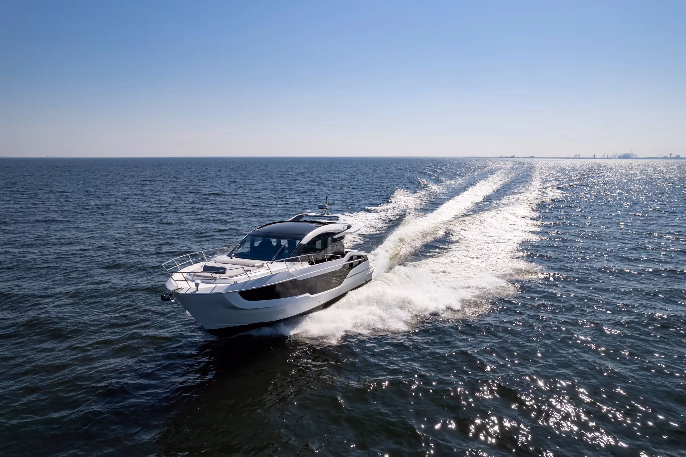 Galeon 450 HTC — photo 3