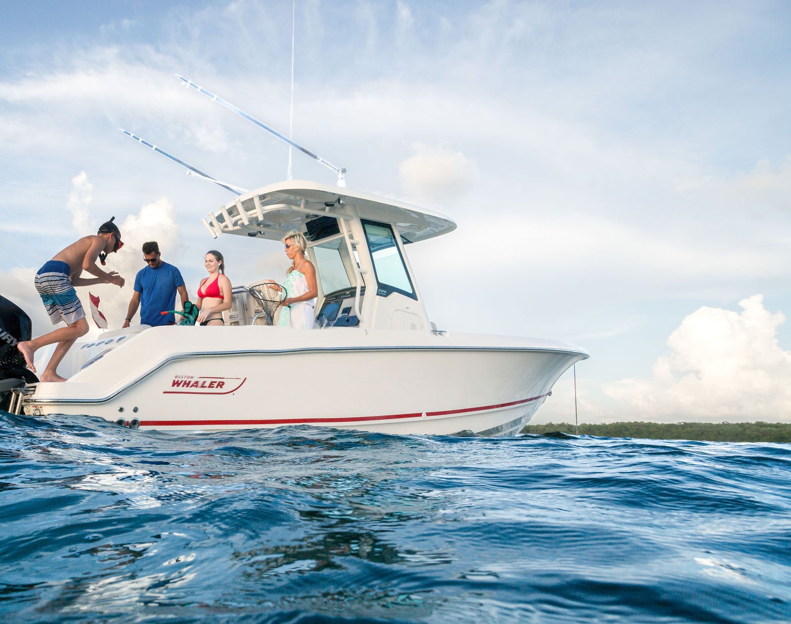 Boston Whaler 250 Outrage — photo 10