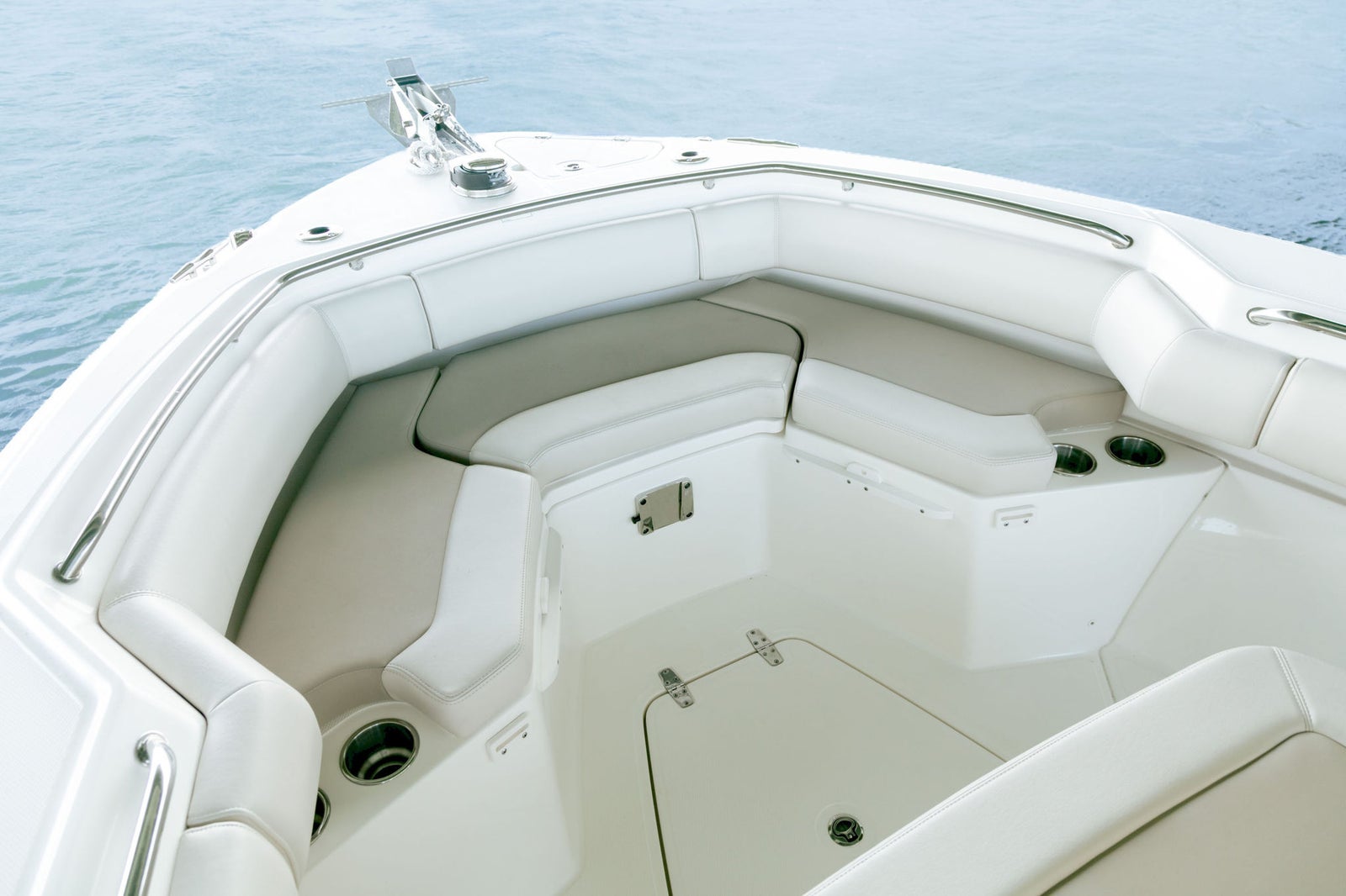 Boston Whaler 250 Outrage — photo 4