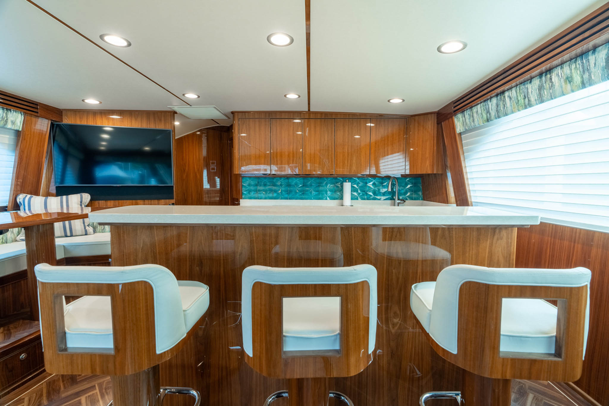 Viking Yachts 68 Enclosed Bridge — photo 6