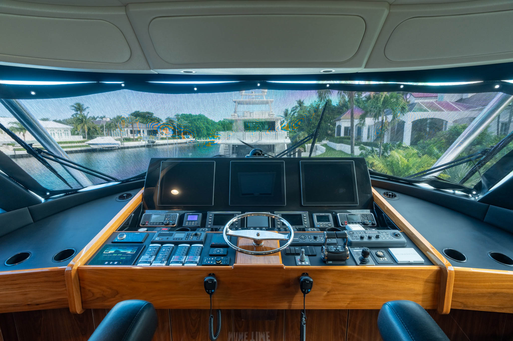 Viking Yachts 68 Enclosed Bridge — photo 10