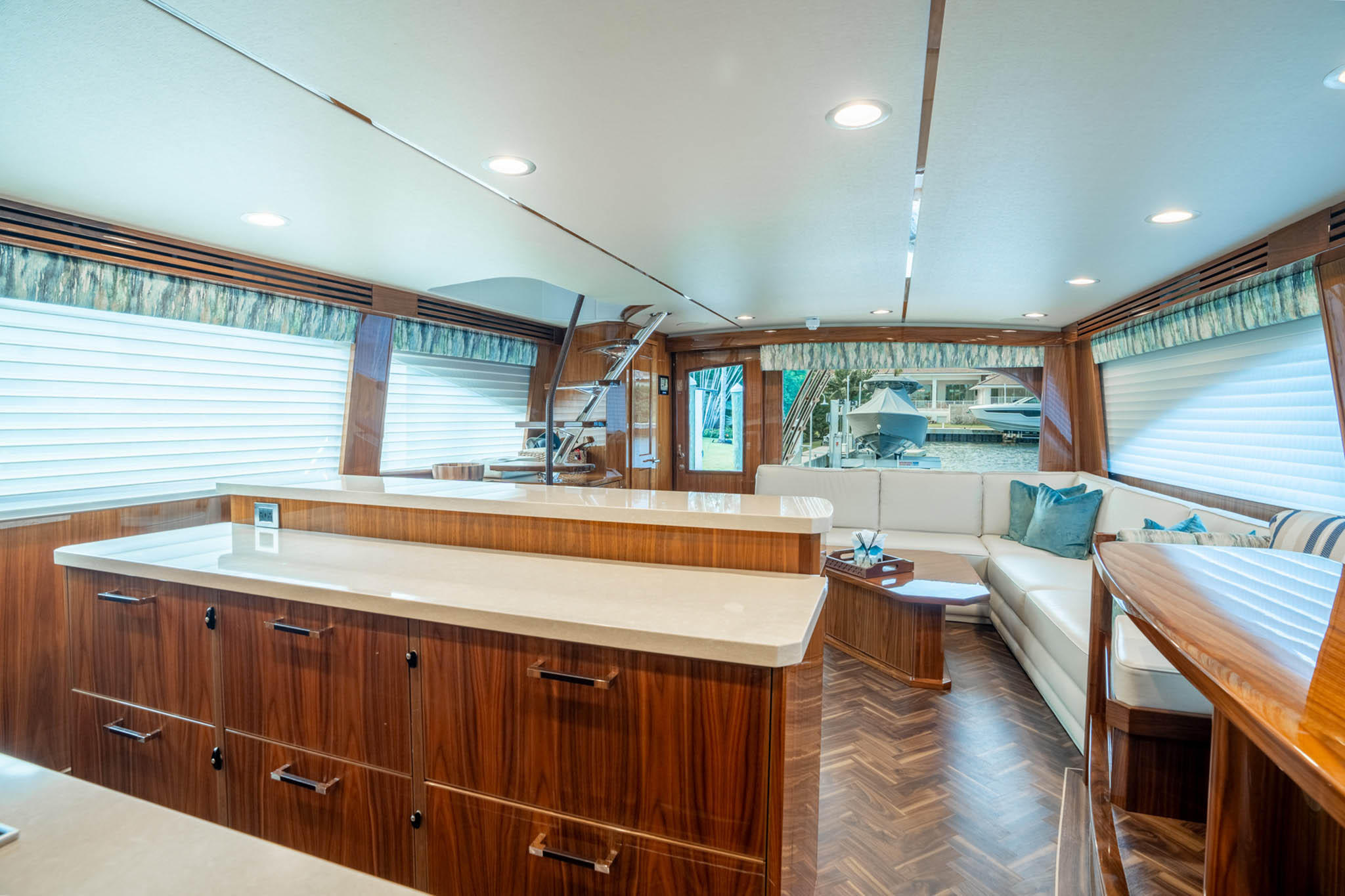 Viking Yachts 68 Enclosed Bridge — photo 5