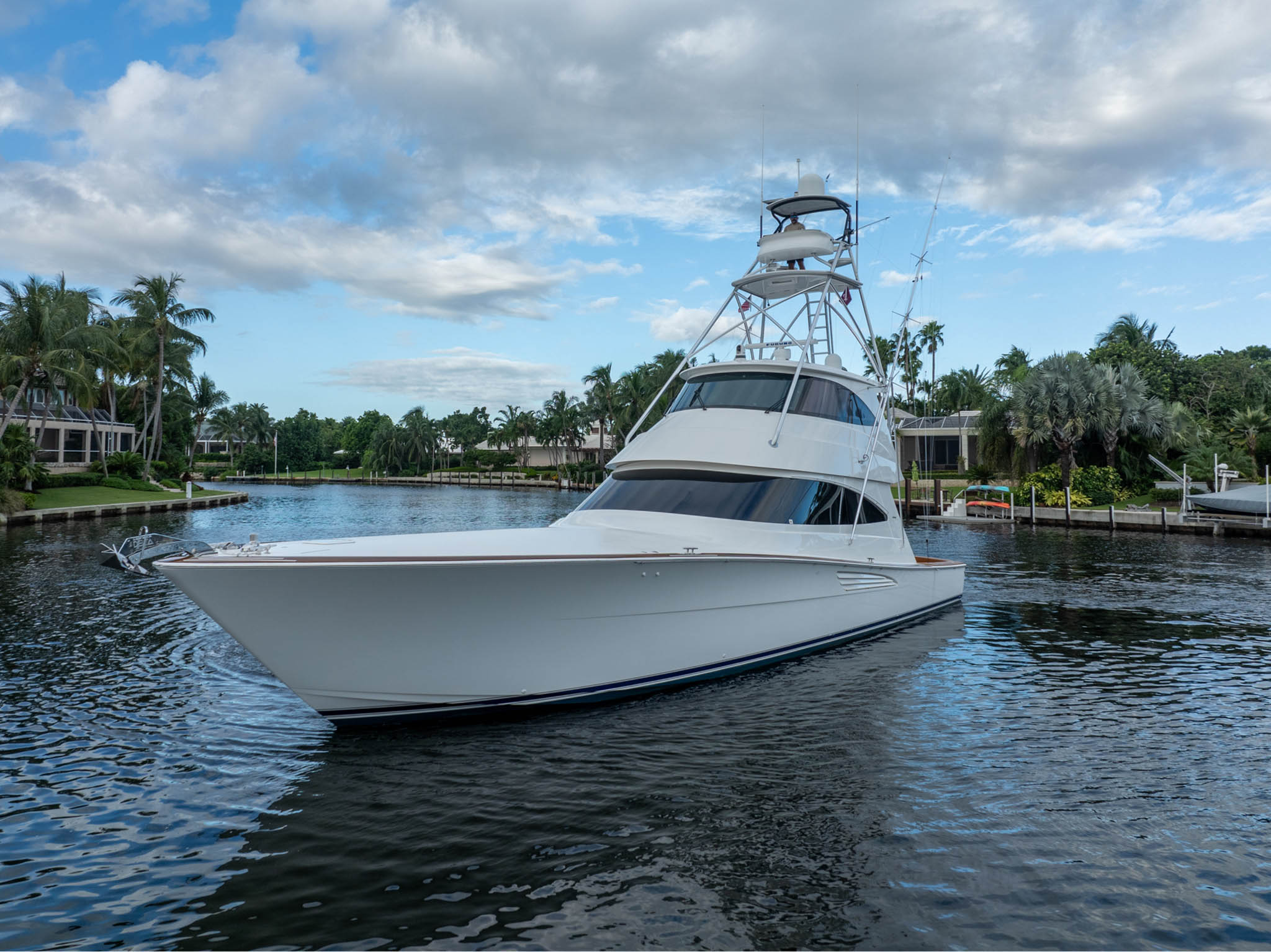 Viking Yachts 68 Enclosed Bridge — photo 2