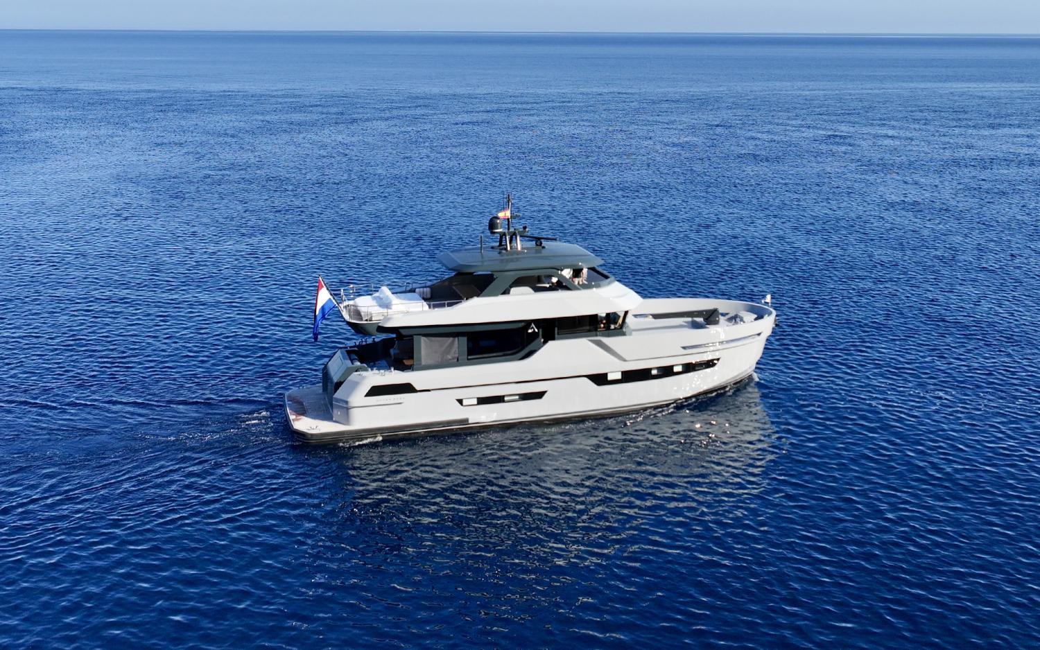 Outer Reef Yachts 780 Adventure — photo 2