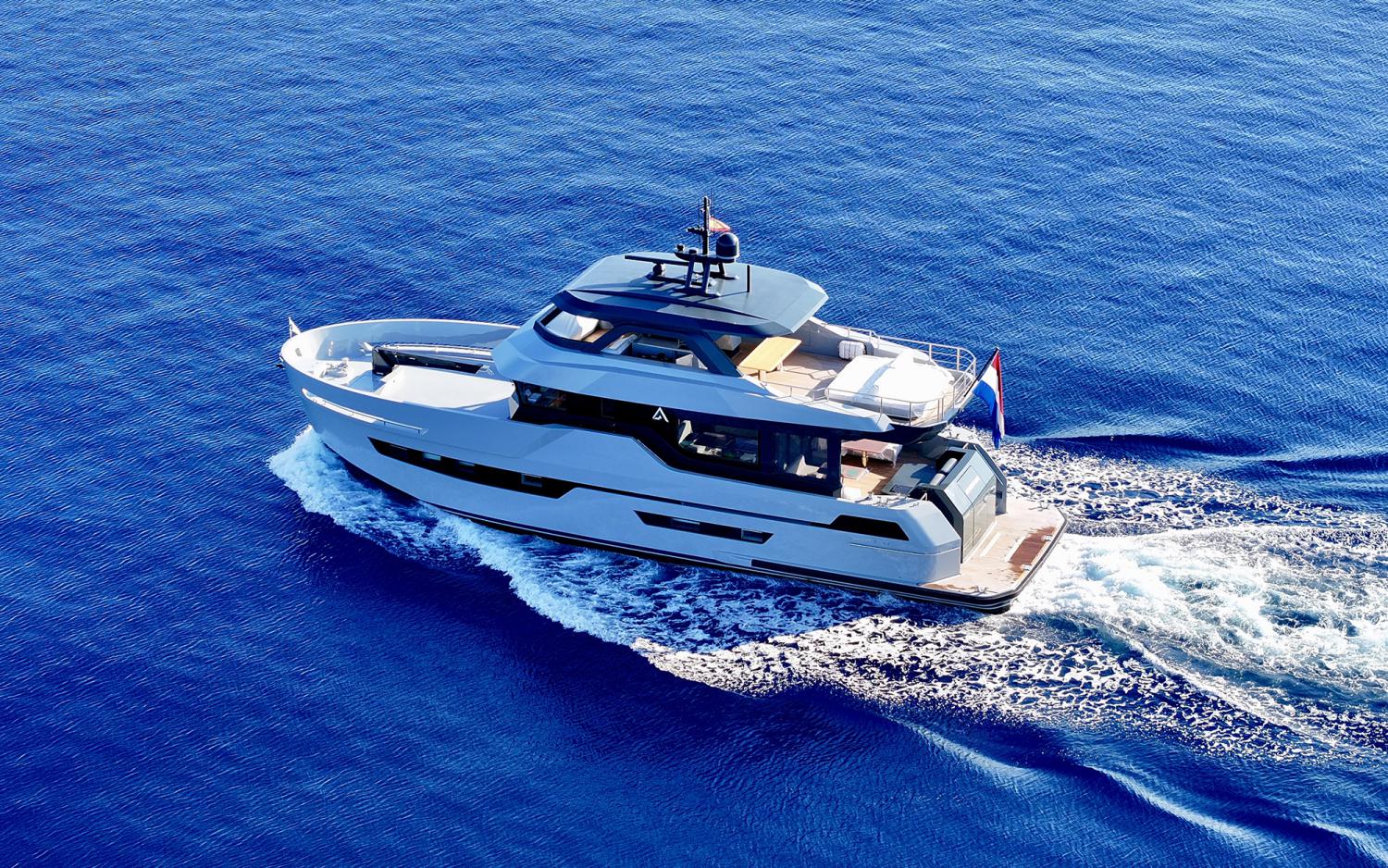 Outer Reef Yachts 780 Adventure