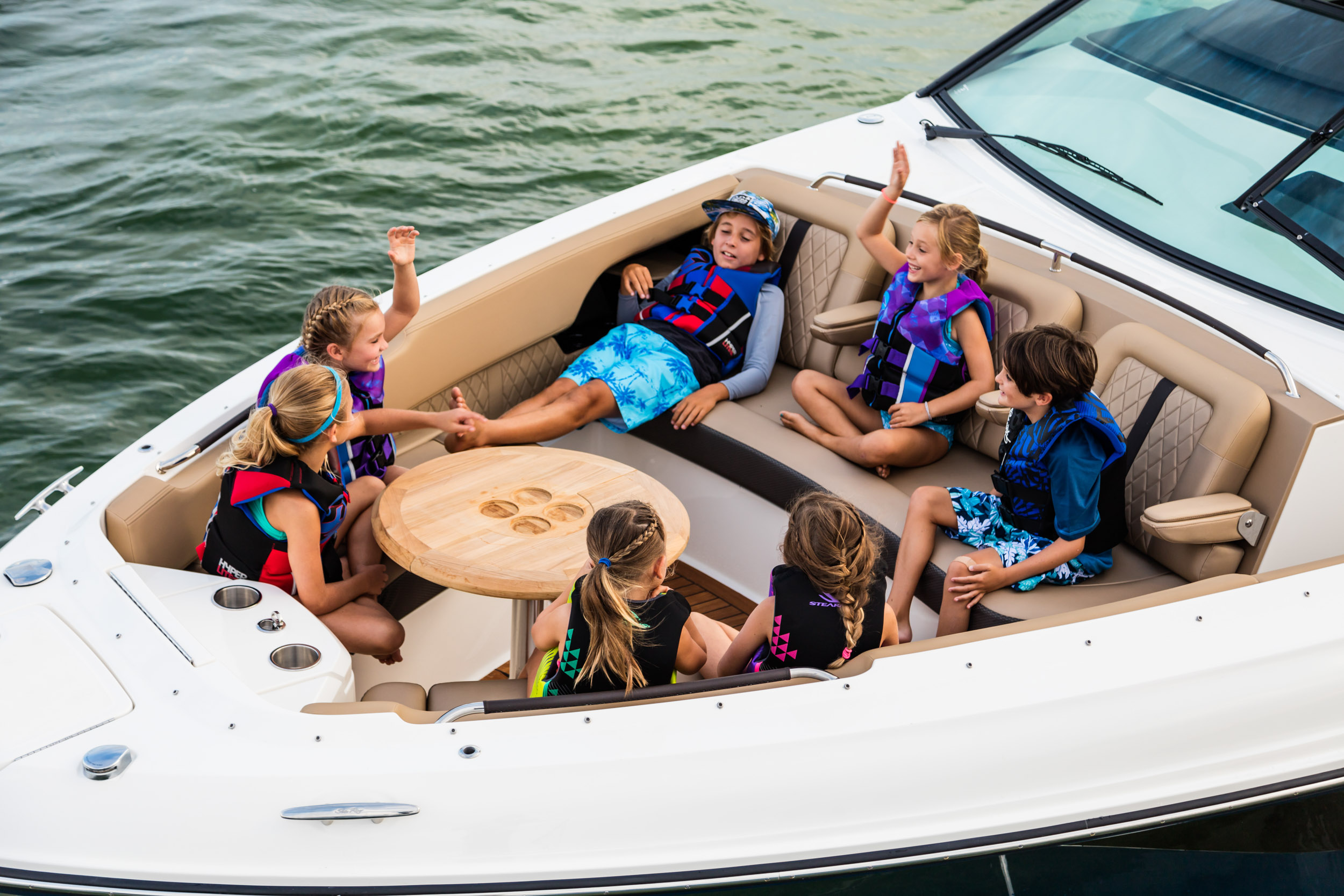 Sea Ray SLX 400 Outboard — photo 5
