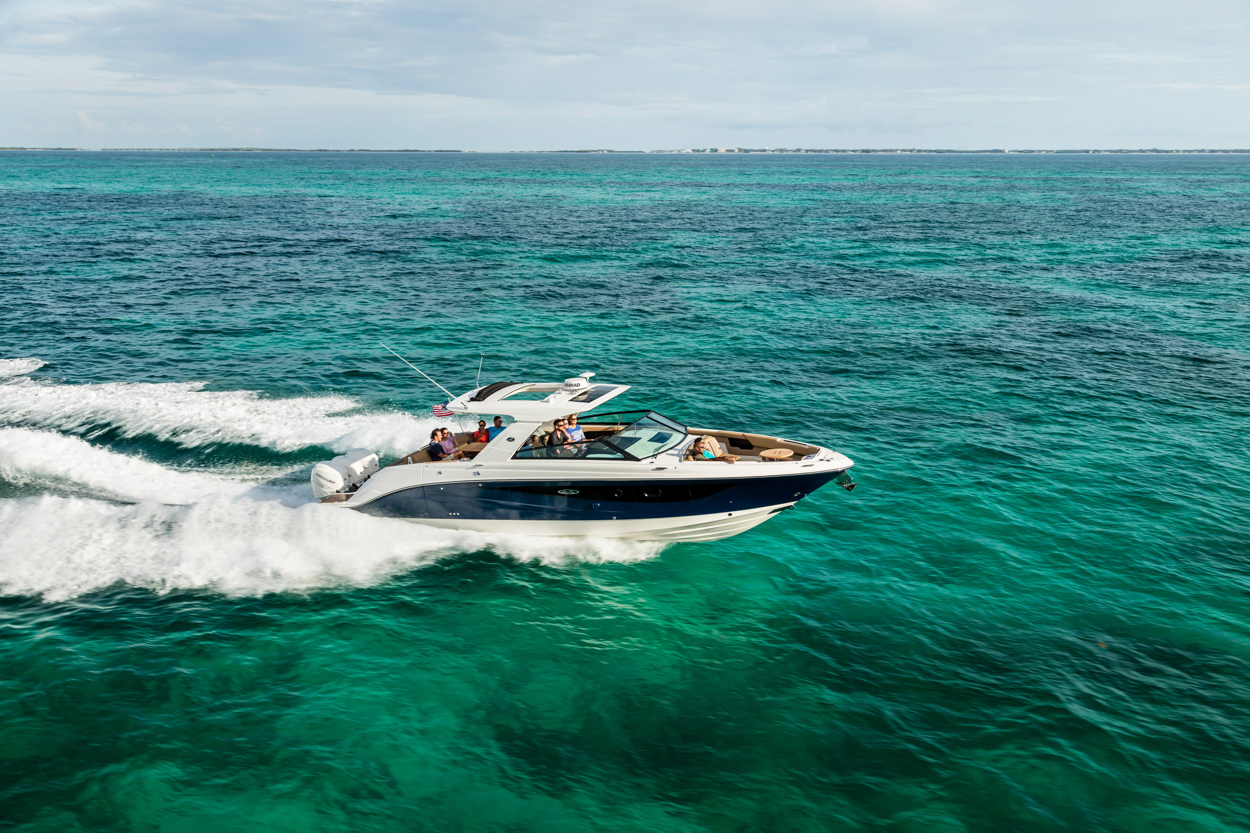Sea Ray SLX 400 Outboard — photo 3