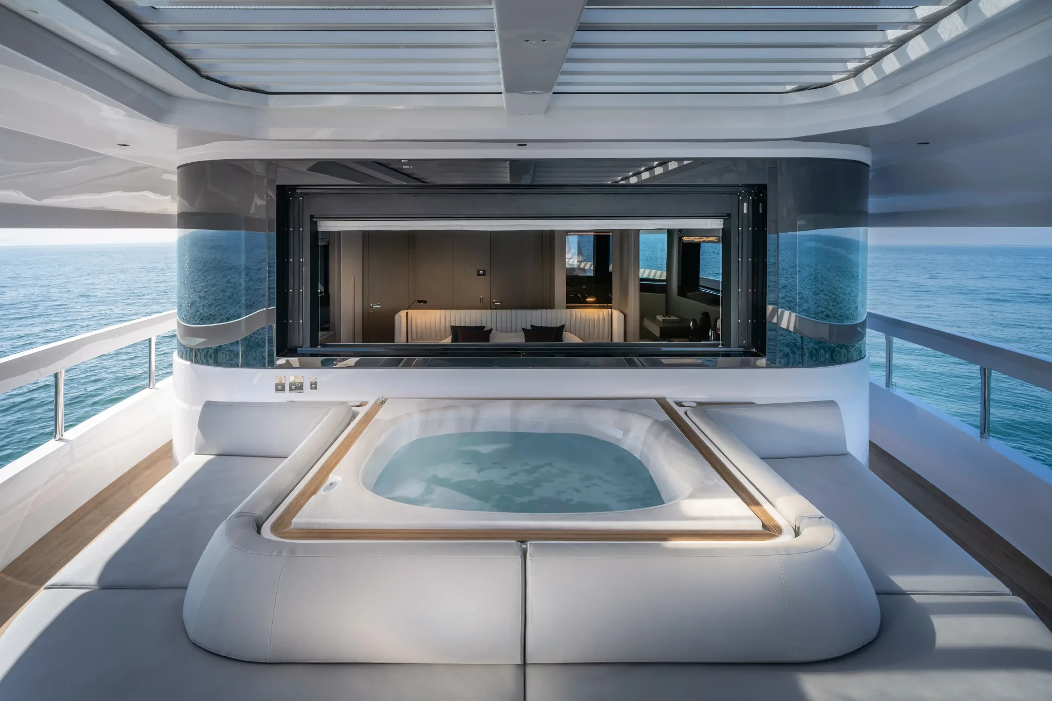 Ferretti Yachts INFYNITO 90 — photo 5