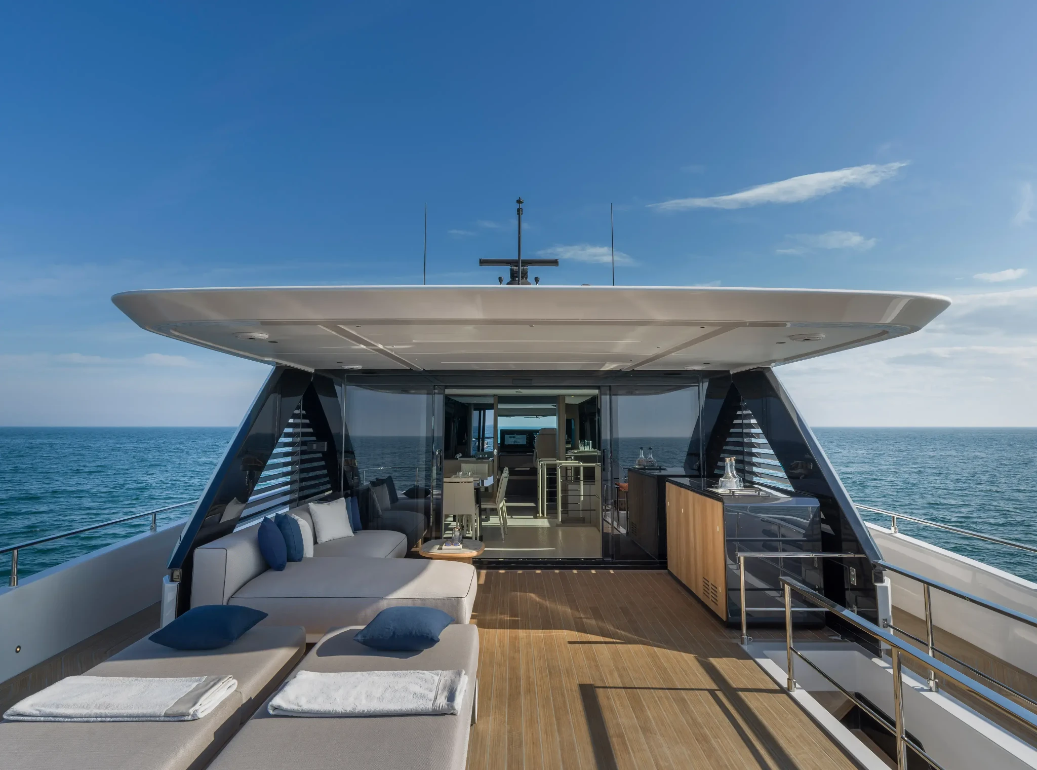 Ferretti Yachts Ferretti Yachts INFYNITO 90