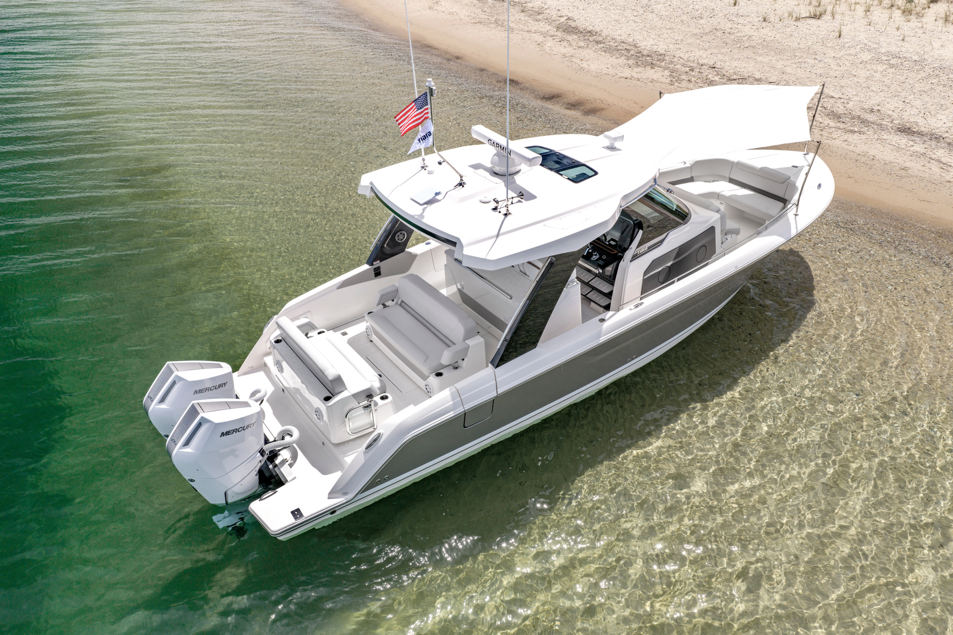 Tiara Yachts 35 LS — photo 9