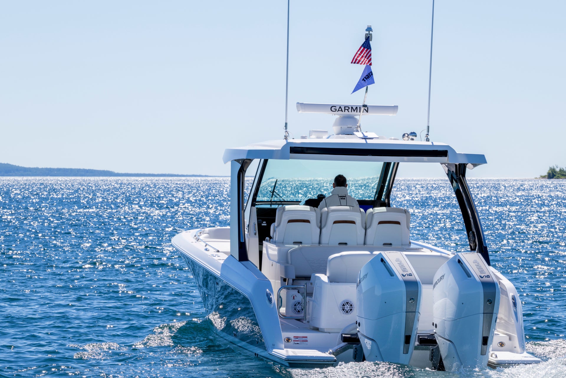 Tiara Yachts 35 LS — photo 7