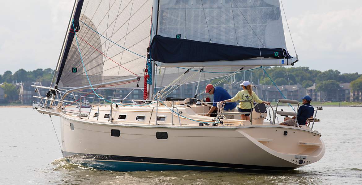 Island Packet Yachts IP 349 — photo 6