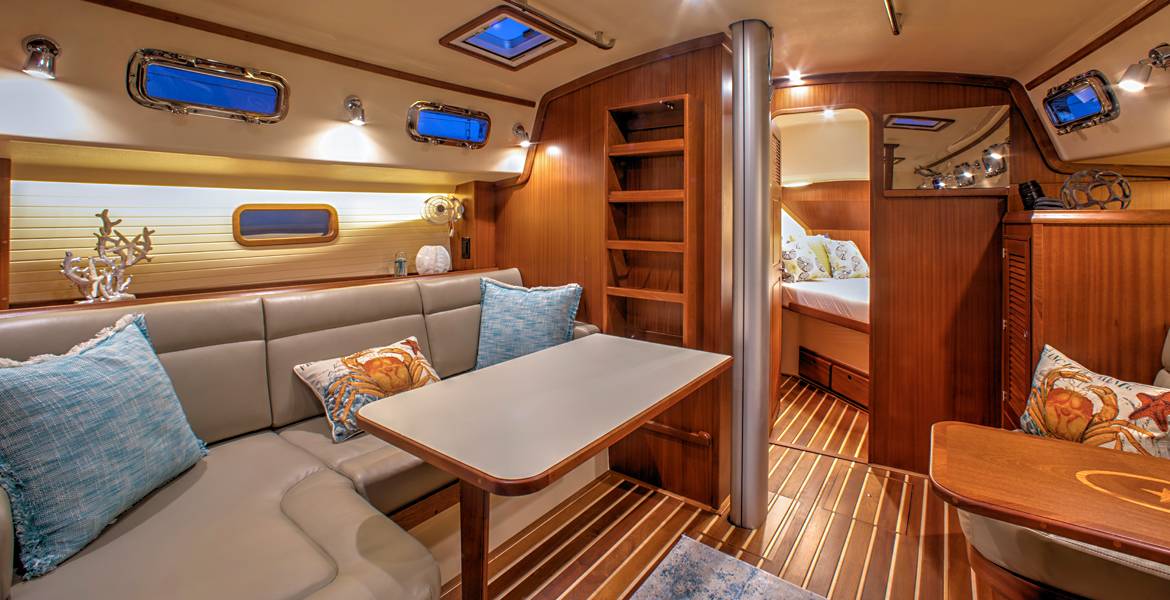 Island Packet Yachts IP 349 — photo 9