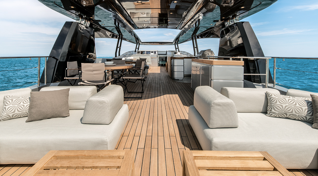 Monte Carlo Yachts MCY 105 — photo 5