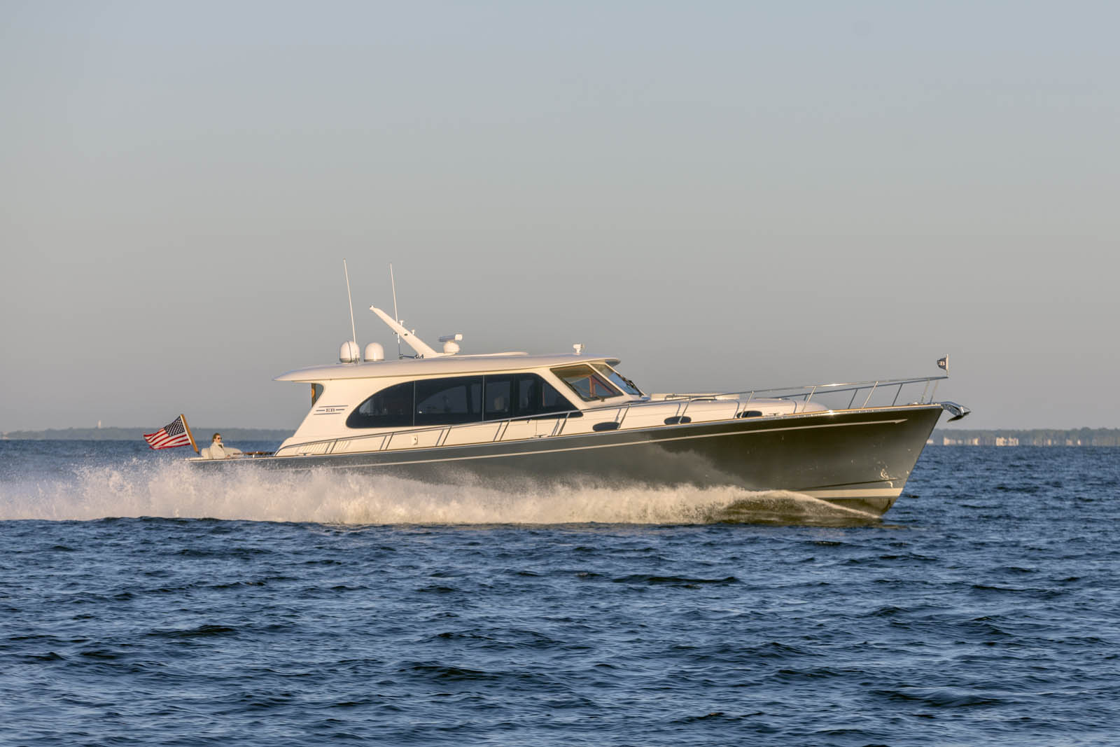 Grand Banks Yachts Eastbay 60 — photo 4