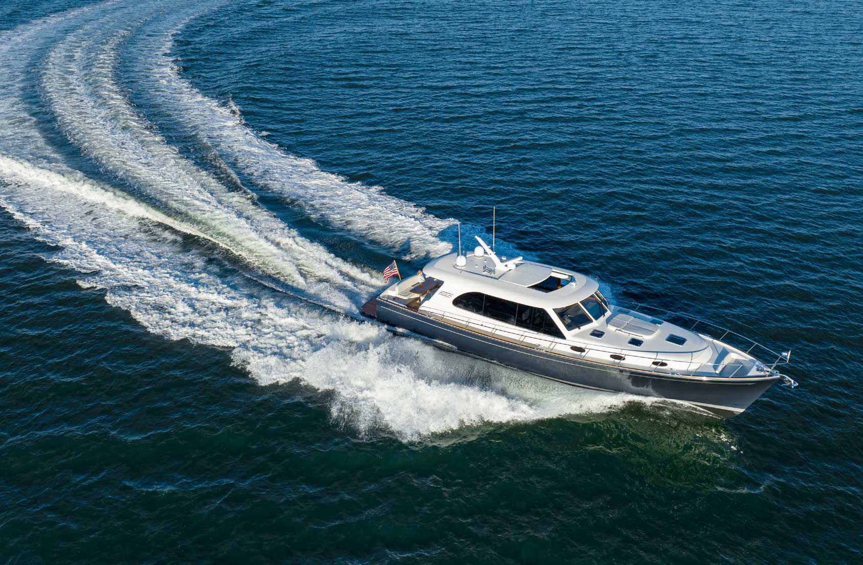 Grand Banks Yachts Eastbay 60 — photo 2