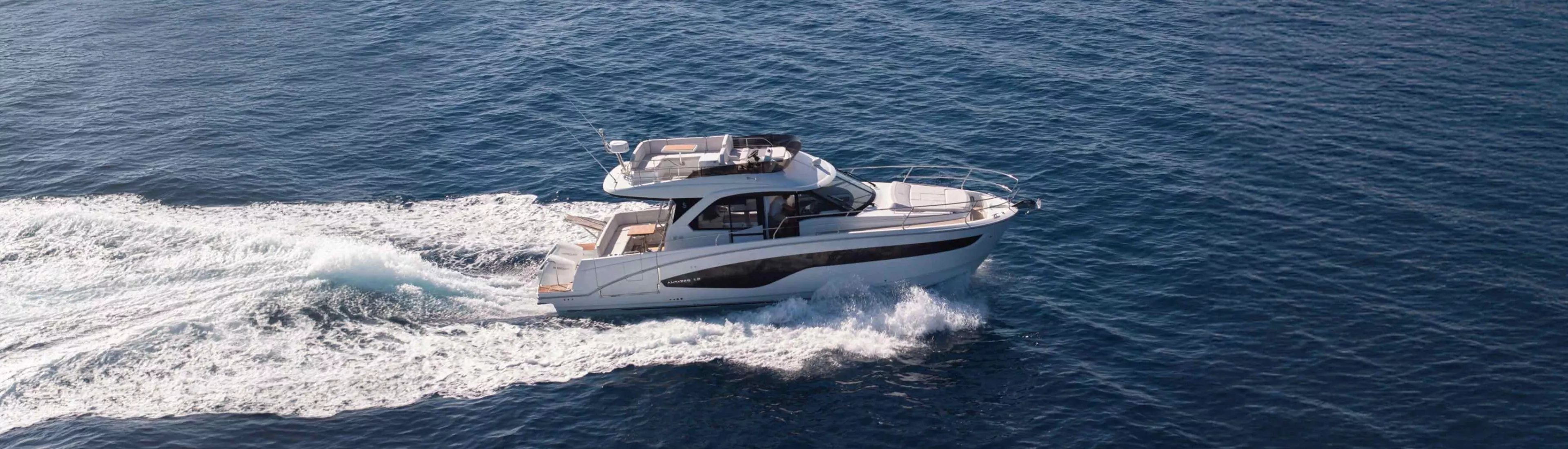 Beneteau Antares 12 Fly — photo 2