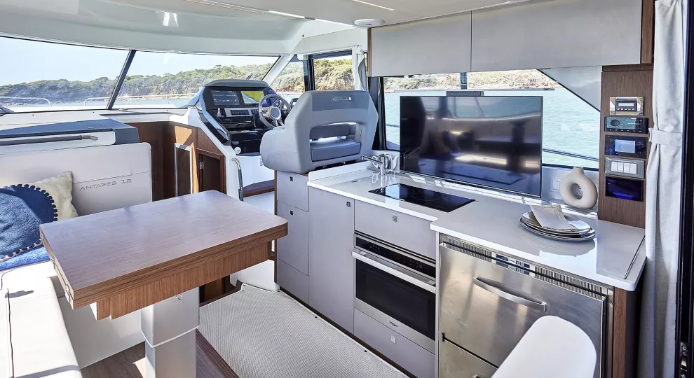 Beneteau Antares 12 Fly — photo 9