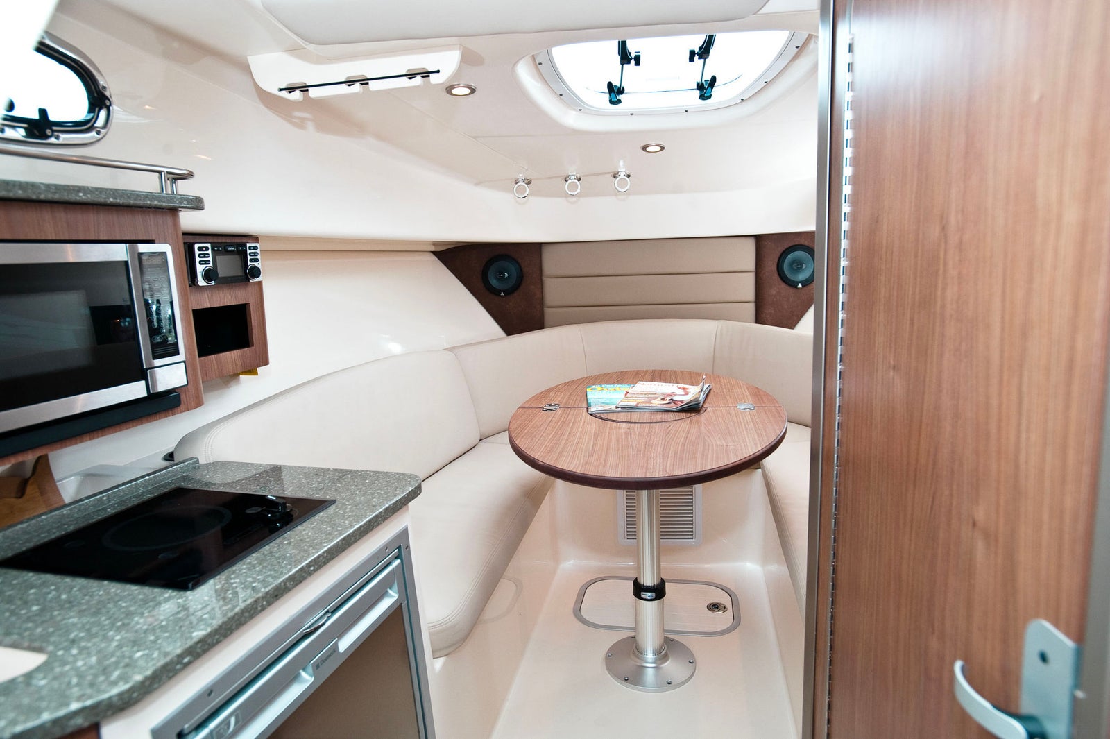 Boston Whaler 285 Conquest — photo 6