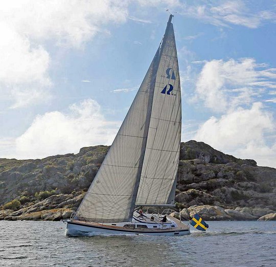Hr44modern sail plan