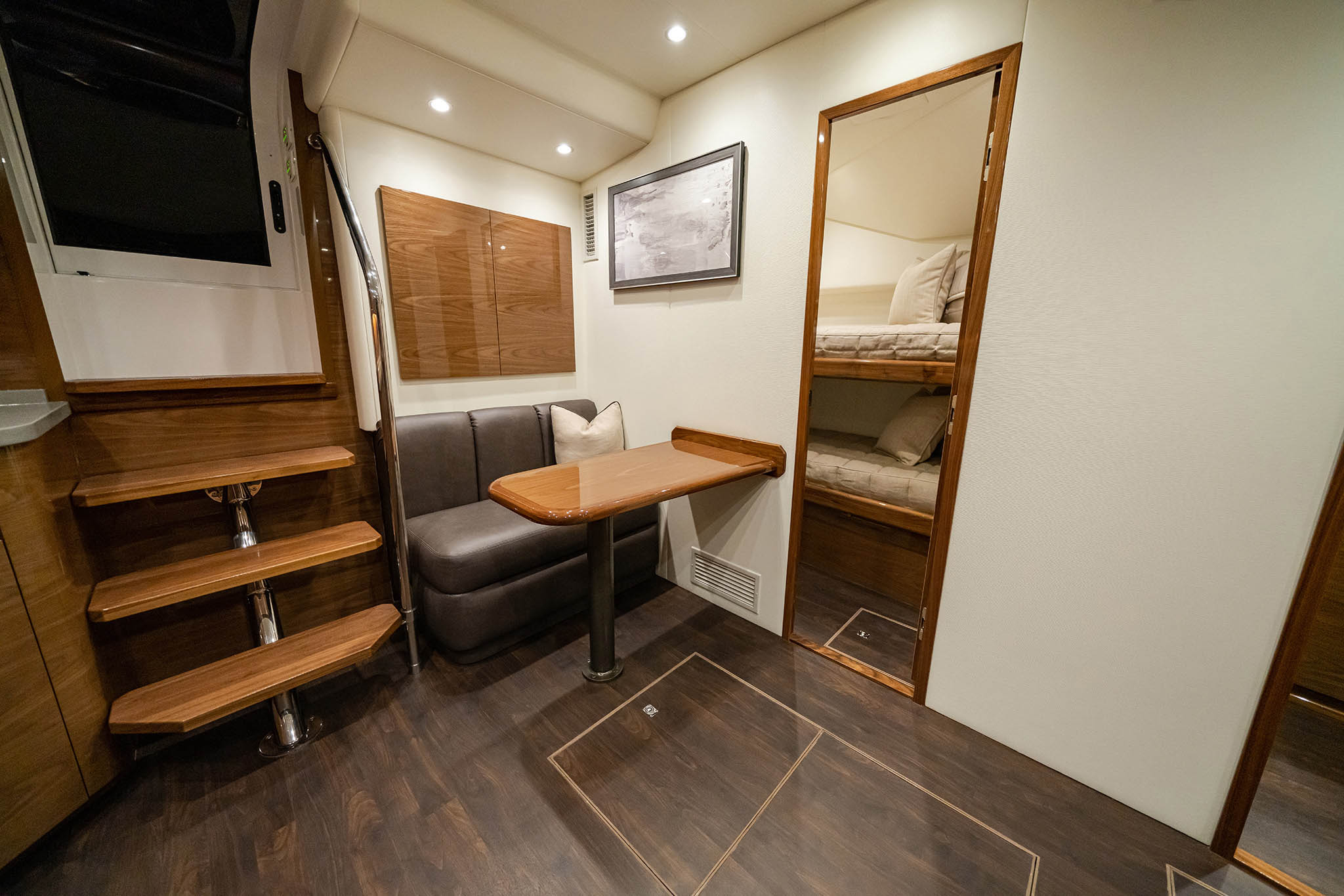 Viking Yachts 54 Open Express — photo 10