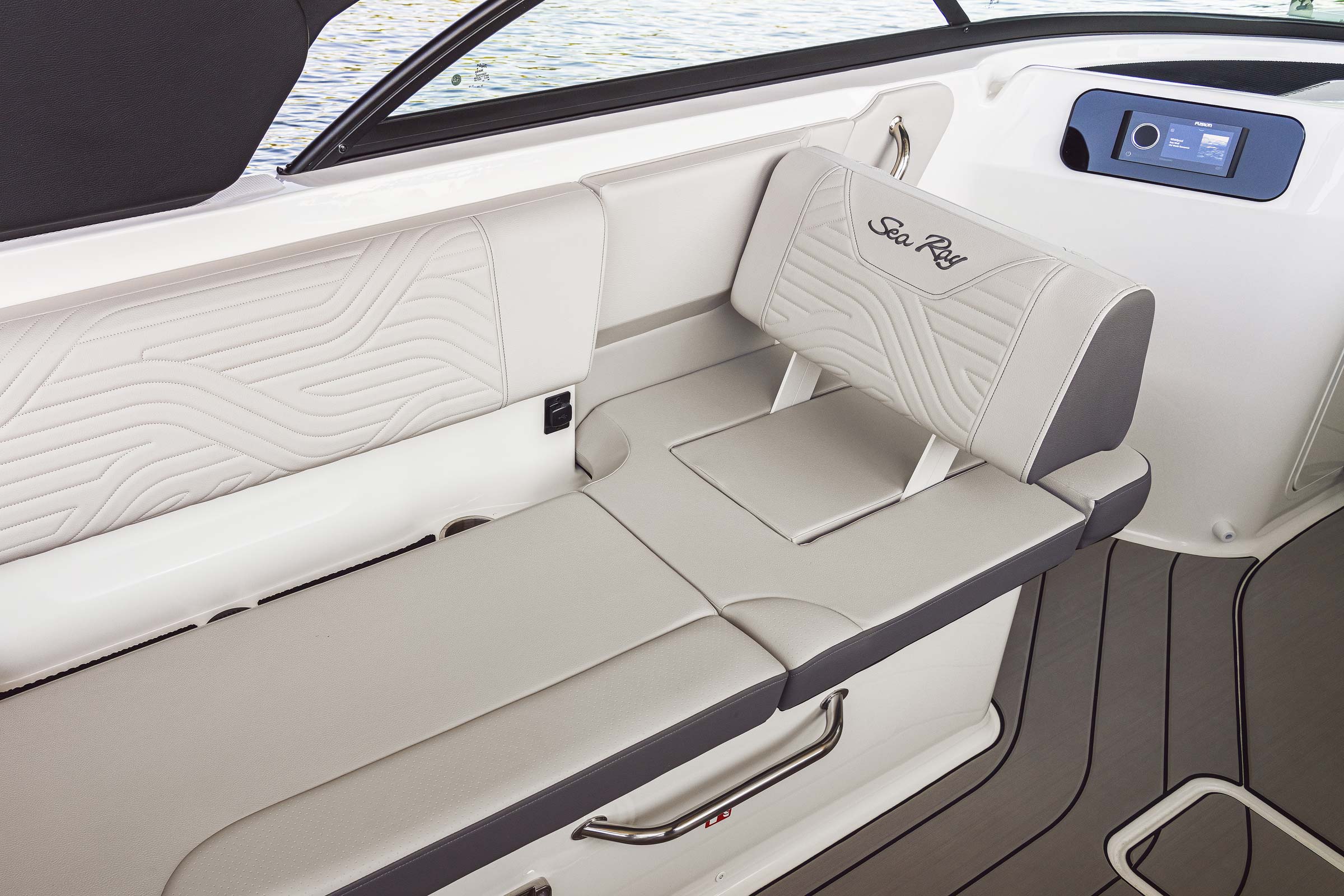 Sea Ray SDX 230 Surf — photo 5