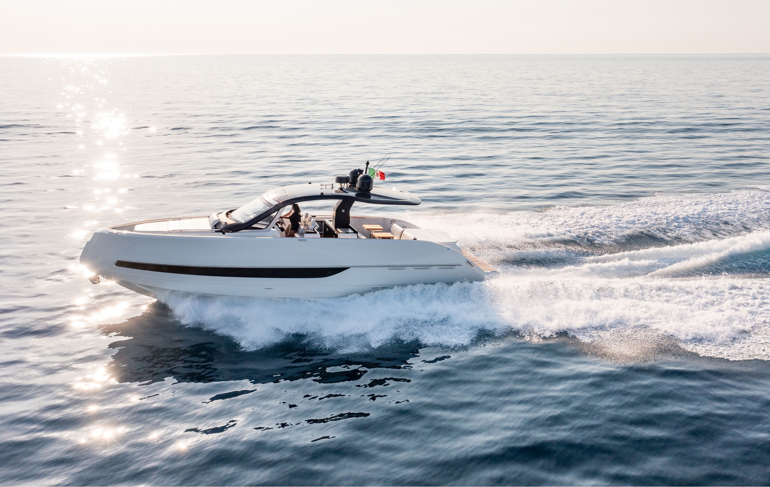 Invictus Yacht TT420 — photo 9
