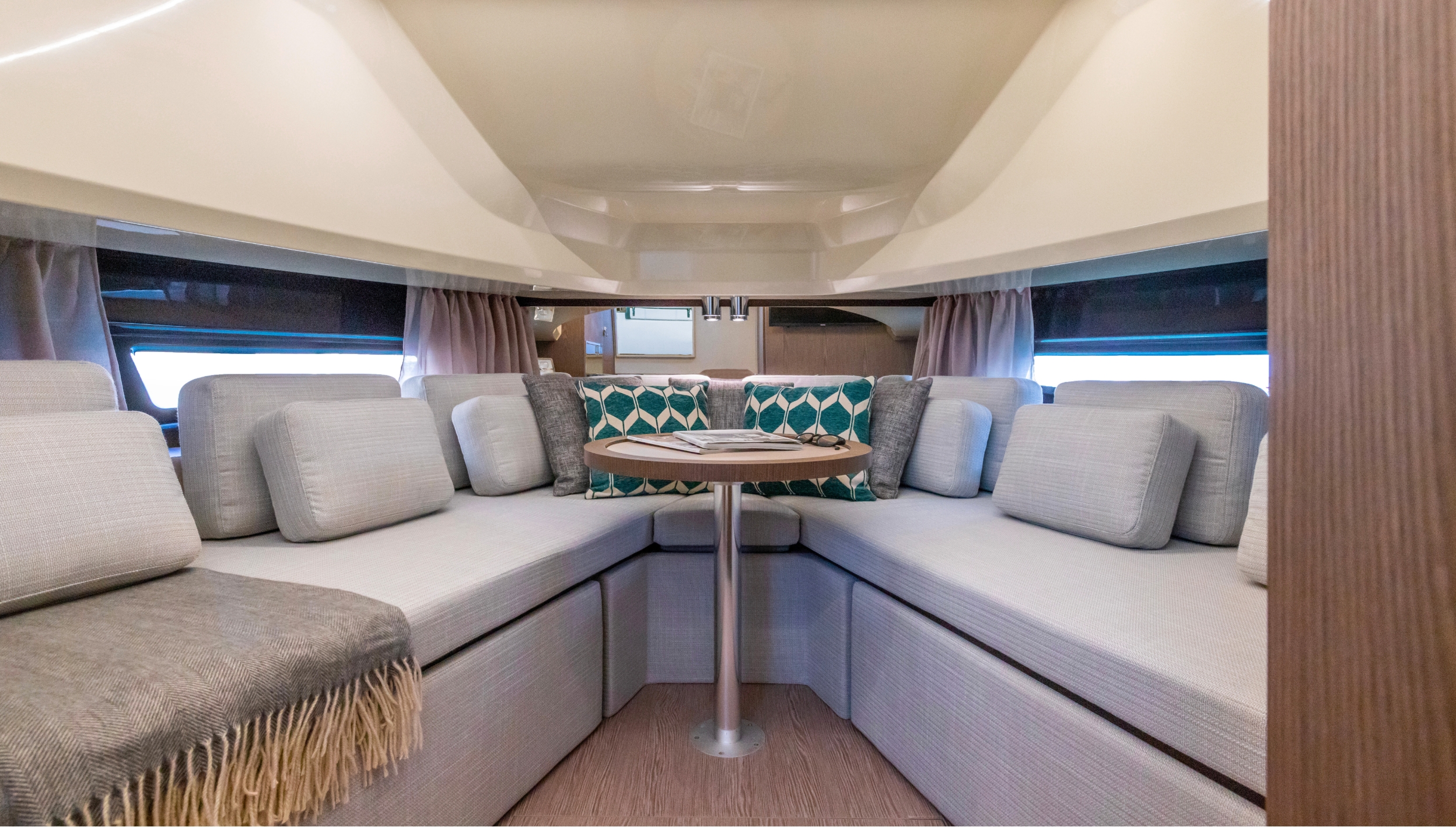 Invictus Yacht TT420 — photo 10