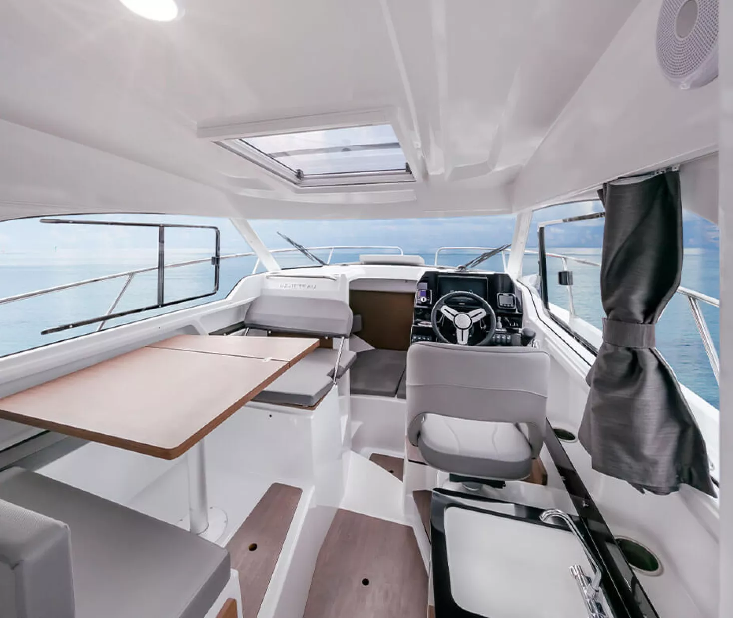 Beneteau Antares 8 — photo 11