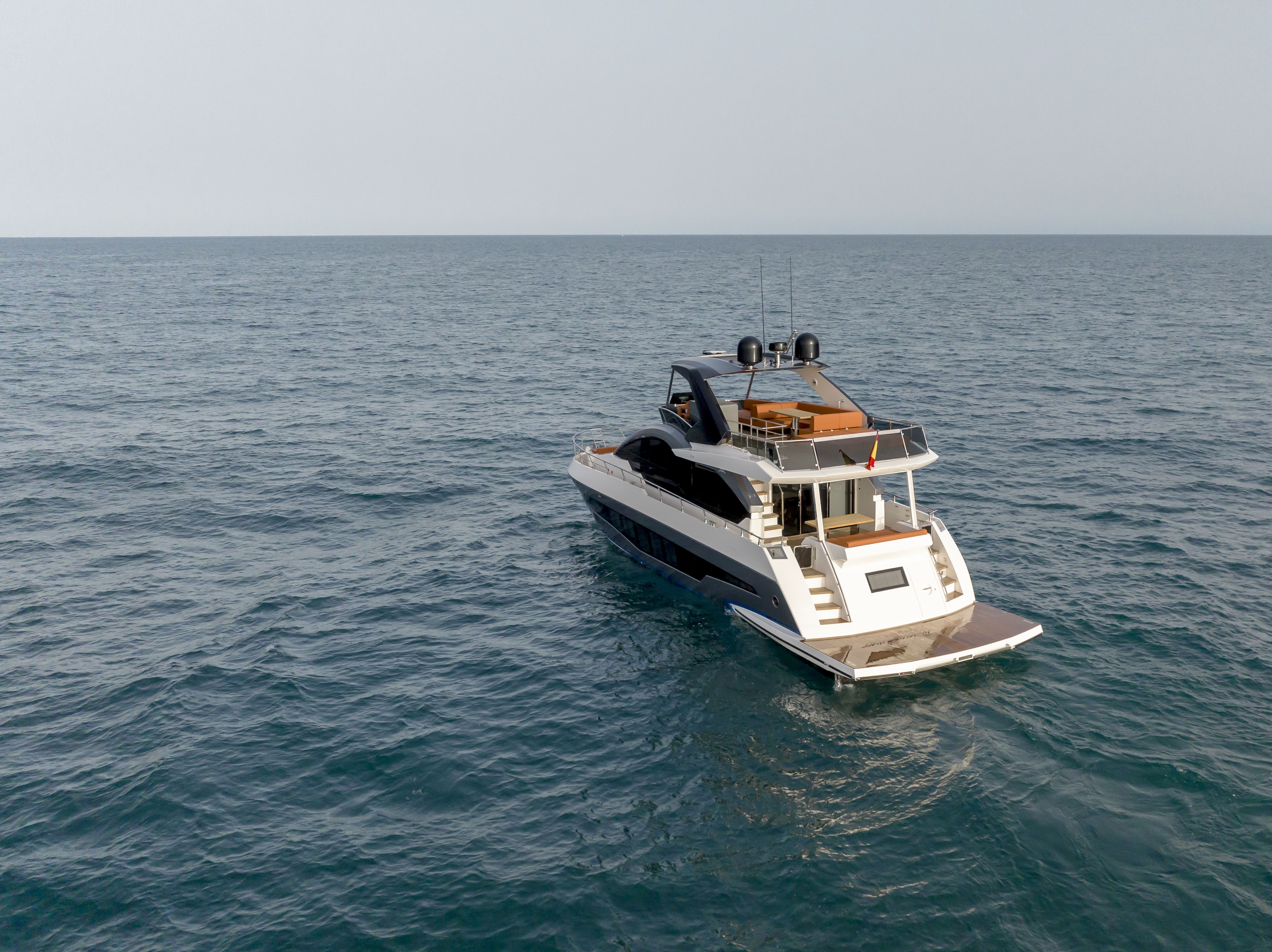 Astondoa 66 Flybridge — photo 10
