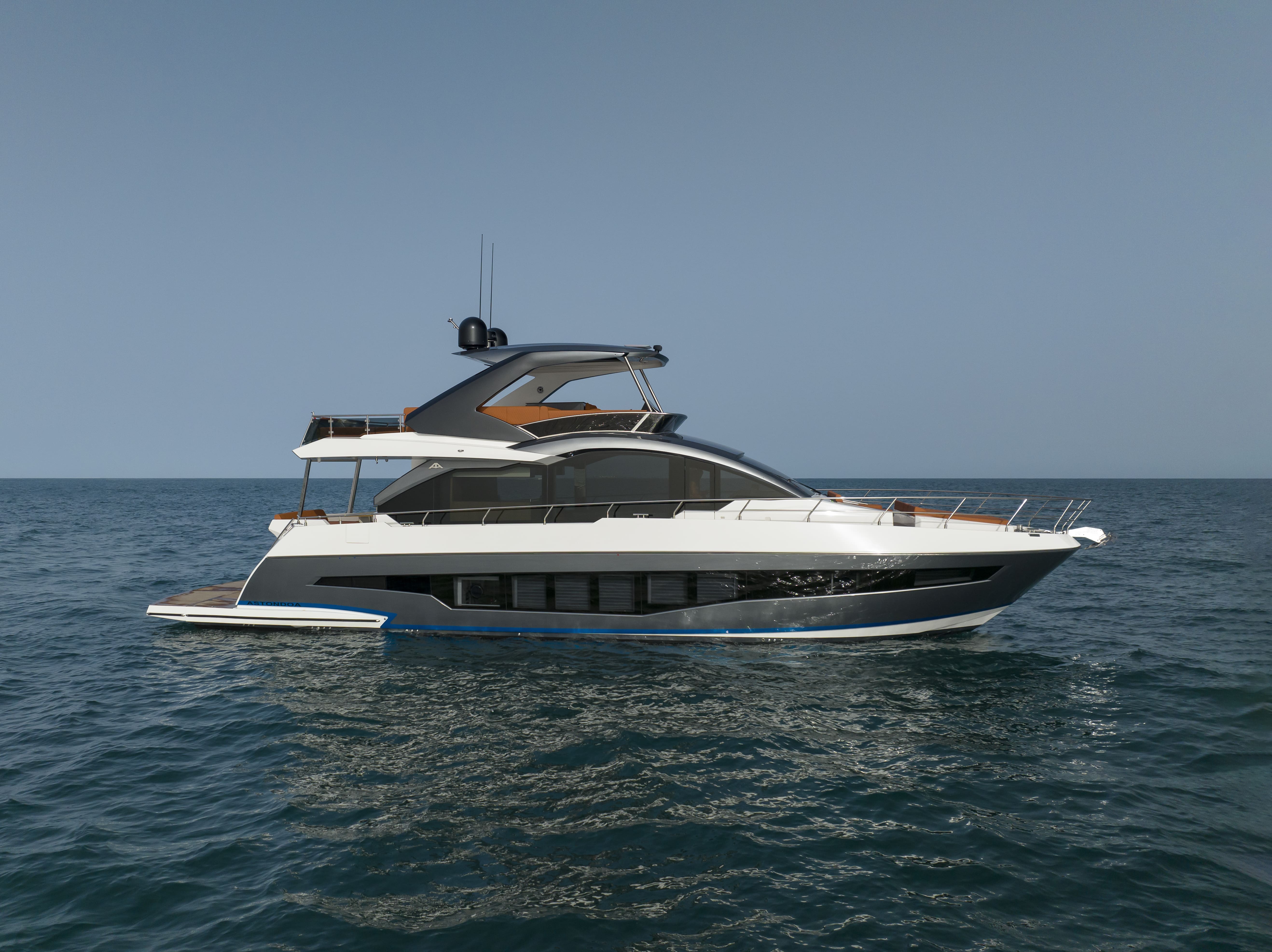 Astondoa 66 Flybridge — photo 9